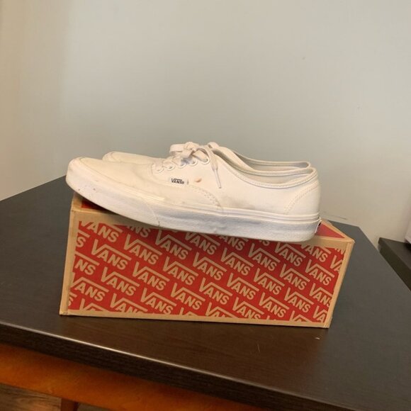 Authentic True White Vans - Picture 2 of 4